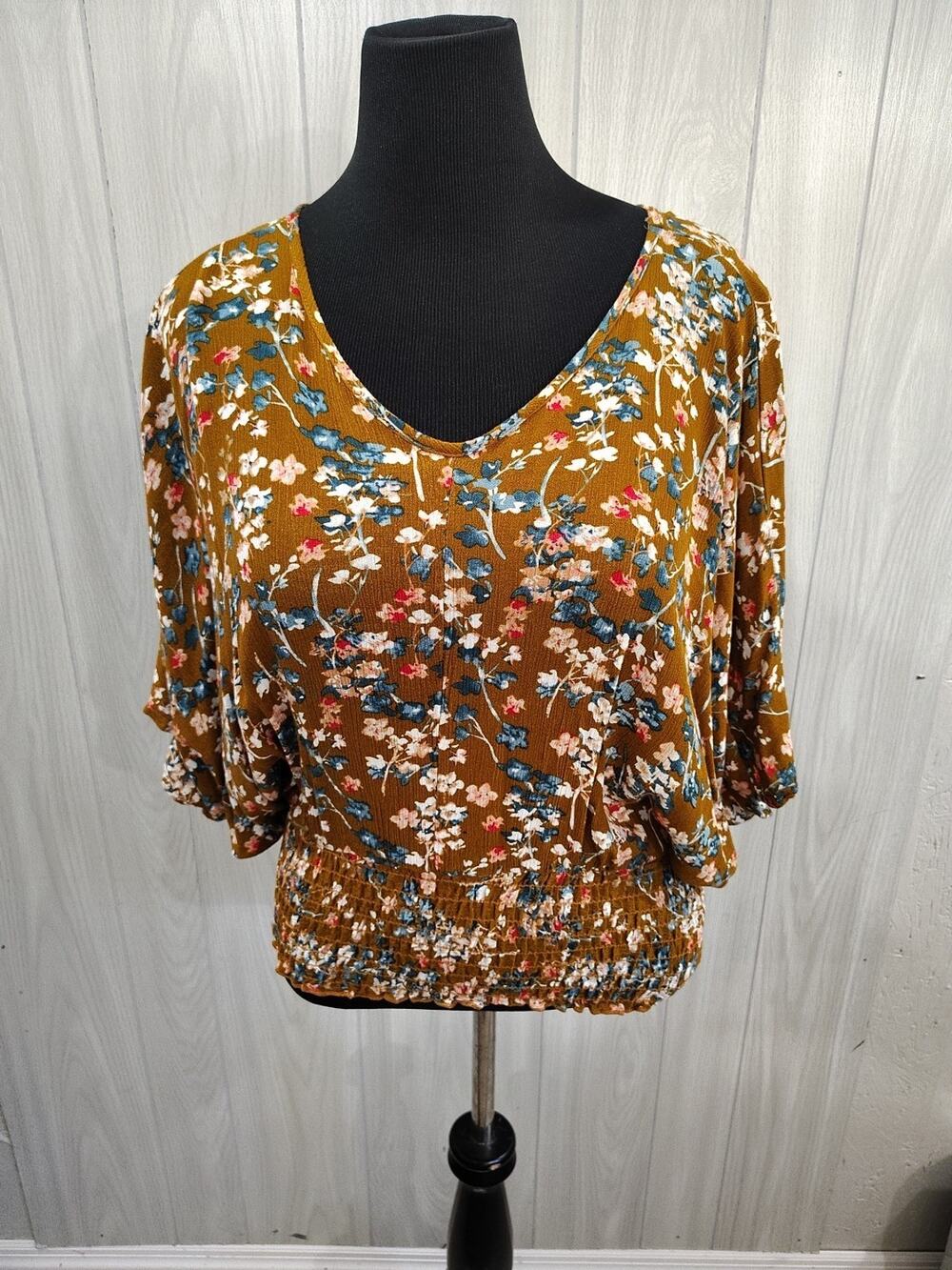 Women's Hailey And Co Size M Cottagecore Peasant Fairy Top Elastic Hem